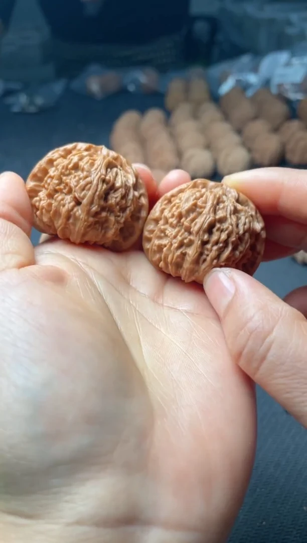 把件文玩核桃w27  白狮子 42尺