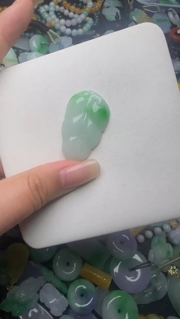 翡翠未镶嵌颈饰天然缅甸翡翠吊坠