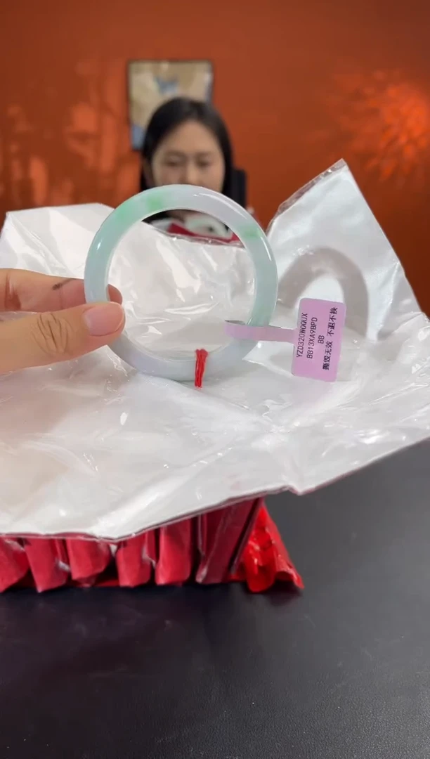 未镶嵌手镯翡翠4