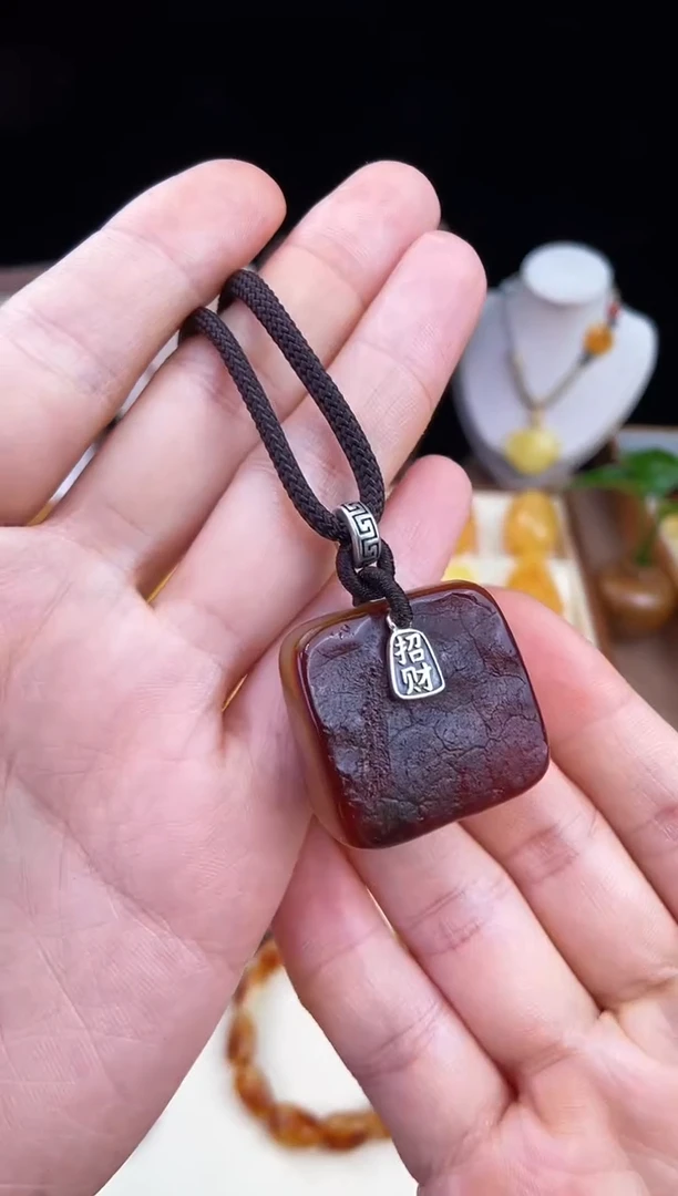 琥珀未镶嵌珠宝奇石柒月