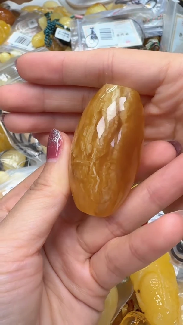 裸石琥珀未镶嵌如图