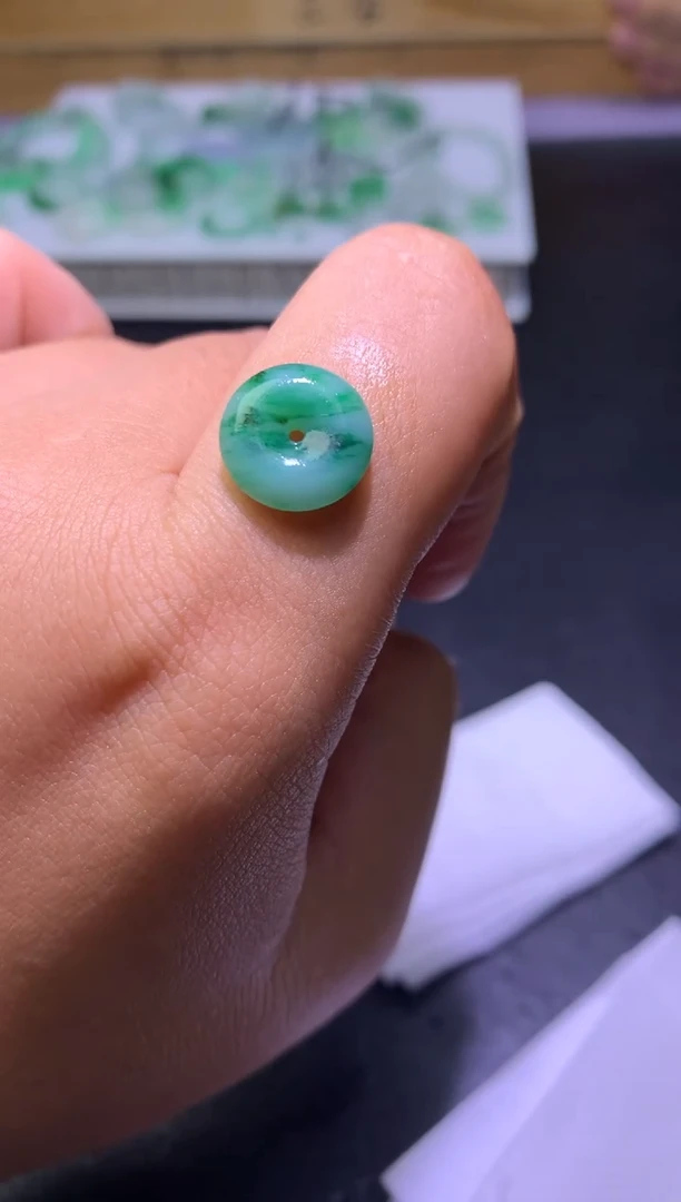 未镶嵌定制翡翠毛货