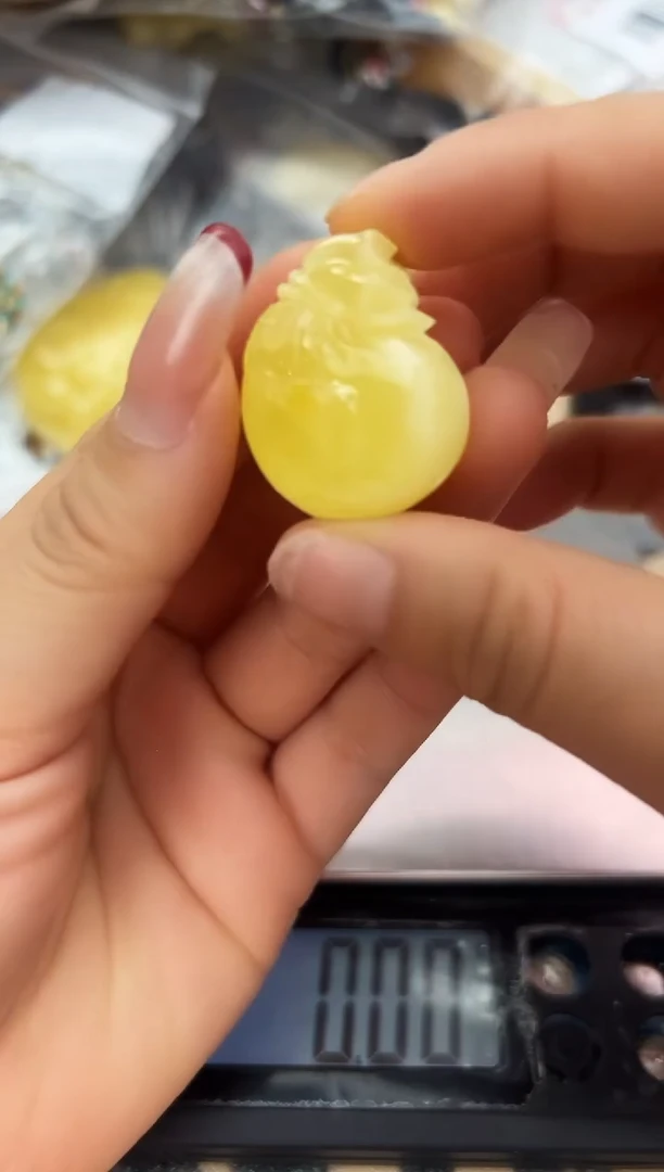 未镶嵌琥珀裸石蜜蜡吊坠