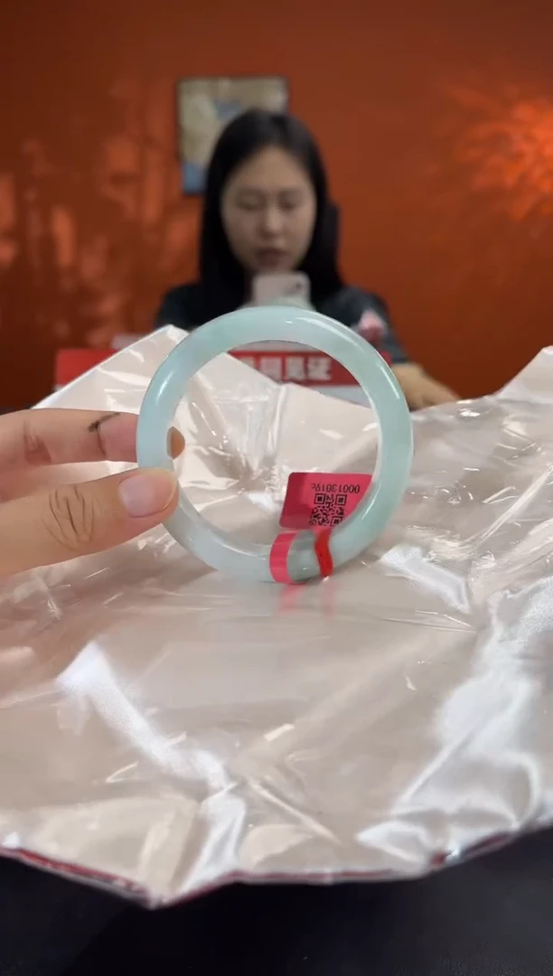 未镶嵌手镯翡翠1  5556