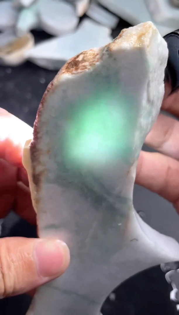 翡翠未镶嵌颈饰天然缅甸翡翠30