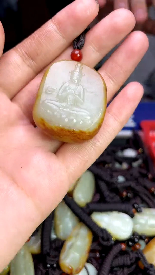 未镶嵌和田玉挂件1