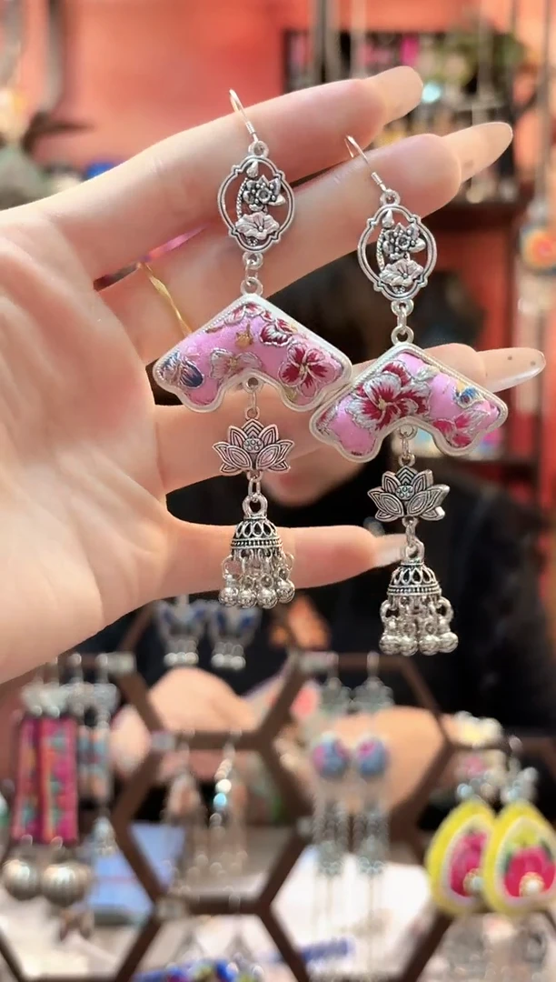 织绣云织谣民族风精美饰品   358