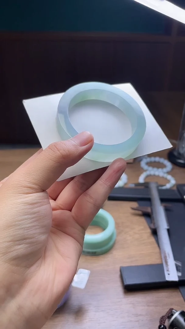 未镶嵌手镯定制翡翠吉*定制