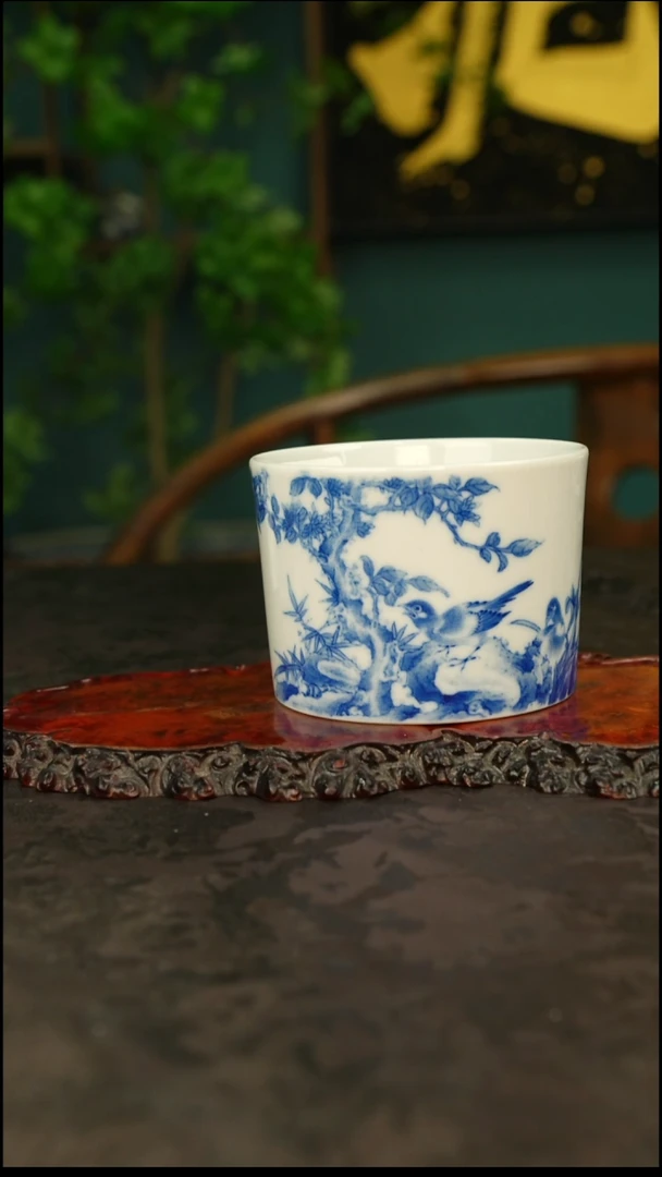 青花手绘花鸟主人杯