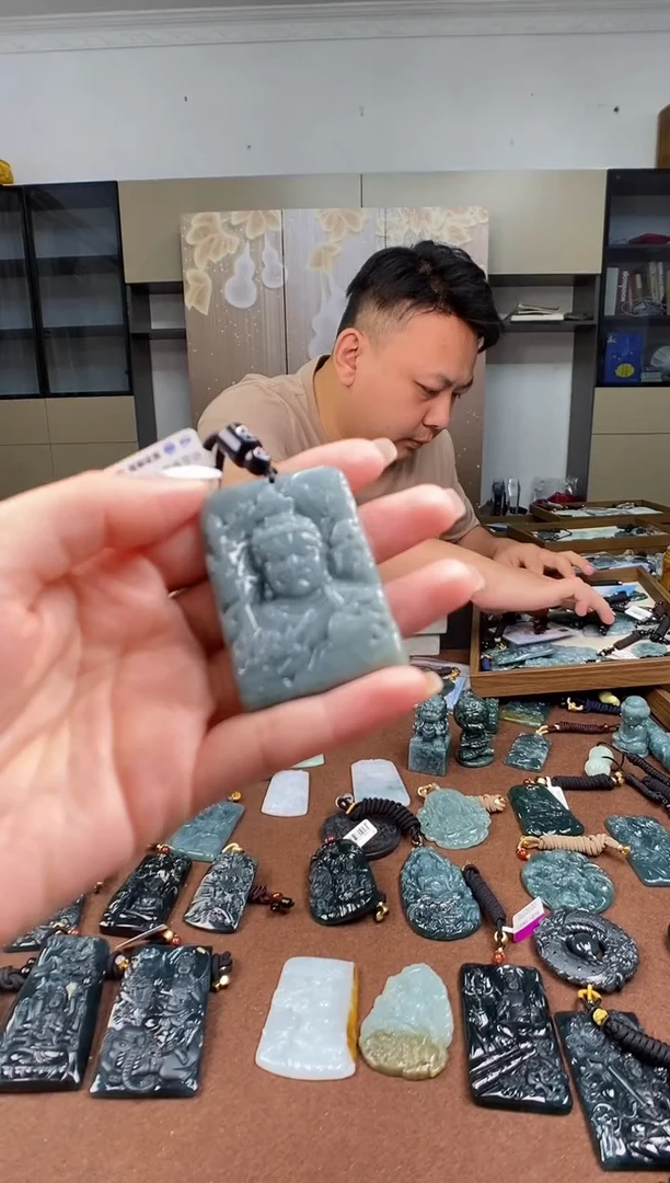 颈饰未镶嵌翡翠多样性发其一