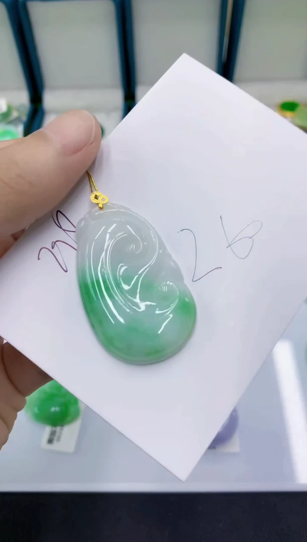 颈饰18K金镶嵌翡翠翡翠
