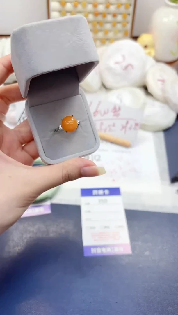 石英质玉手镯未镶嵌350