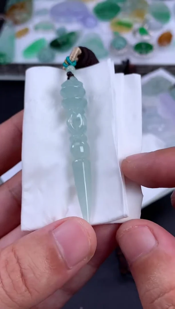 未镶嵌定制翡翠月*翡翠