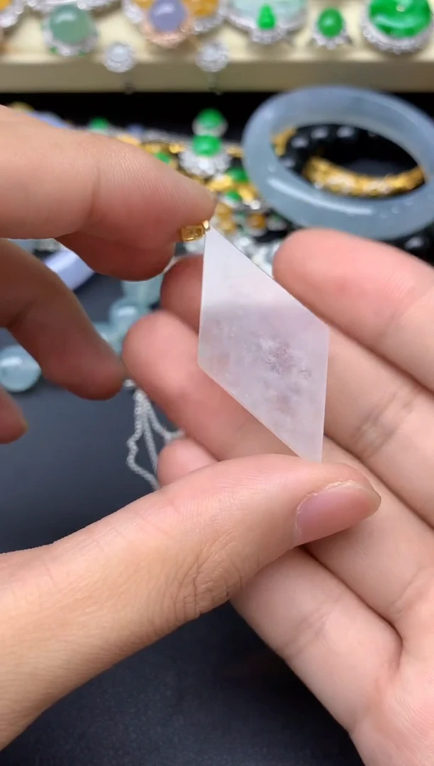 颈饰18K金镶嵌翡翠104-雪姐翡翠天天见