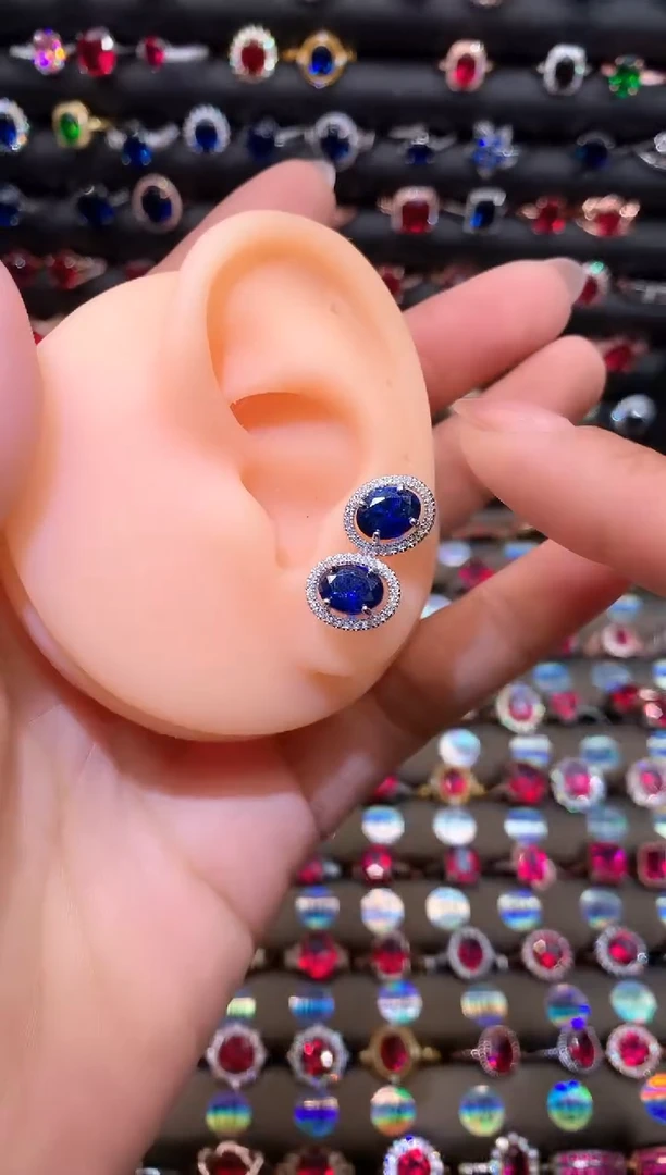 【闪购商品】蓝宝石耳饰银S925镶嵌68