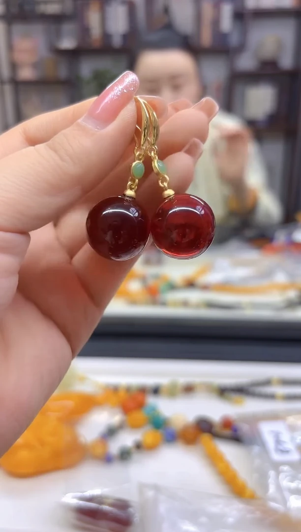 【闪购商品】血珀耳饰14K金镶嵌耳坠E706