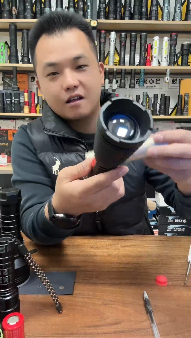 户外照明强光手电筒