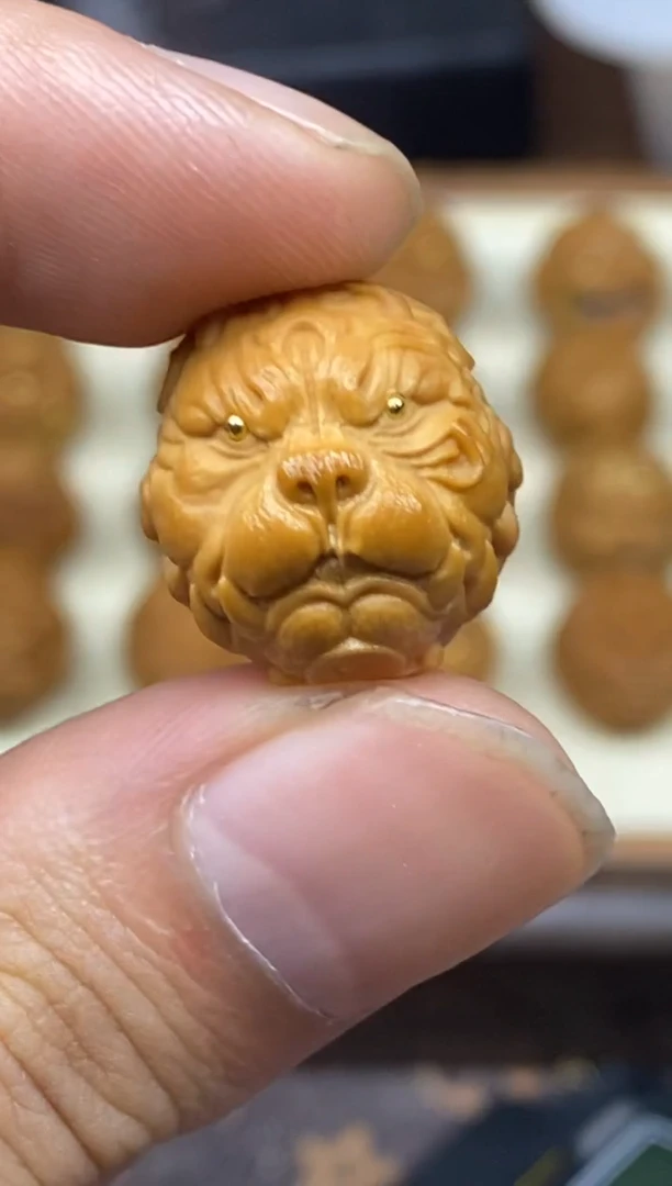 吊坠猴头核桃老款 狗王 镶嵌