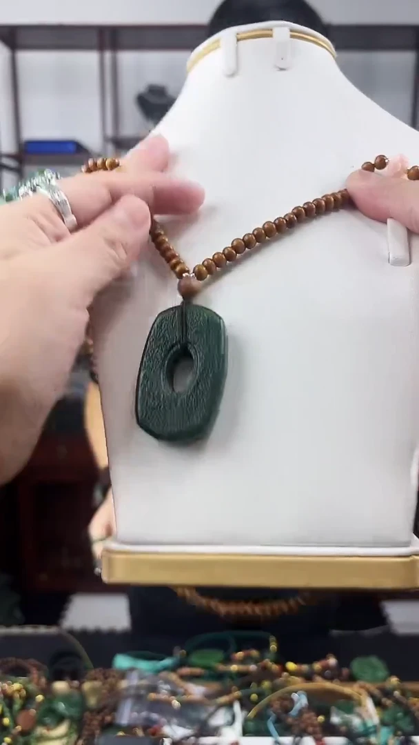 颈饰未镶嵌和田玉平安扣