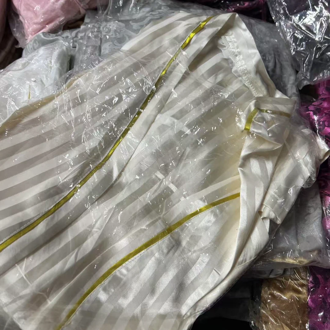 男士汗蒸服薄款米黄的睡袍睡衣