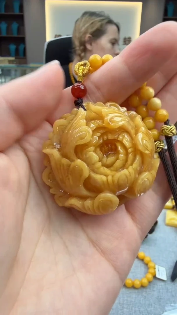 琥珀颈饰未镶嵌208秒拍号 假一罚三