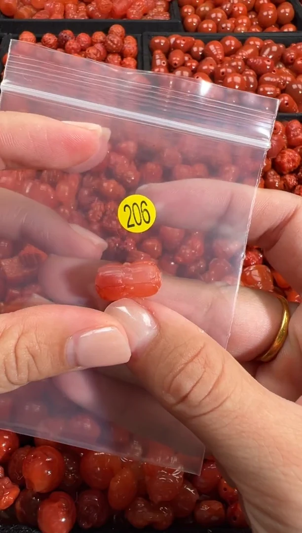 颈饰未镶嵌南红玛瑙1