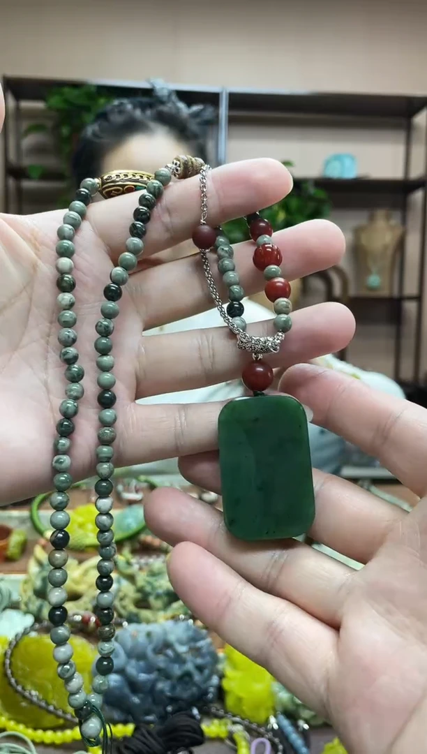 颈饰未镶嵌和田玉檀**❤·