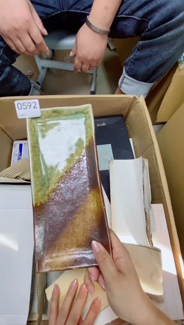 瓷片一****⁷O592默认微瑕，谨慎参拍