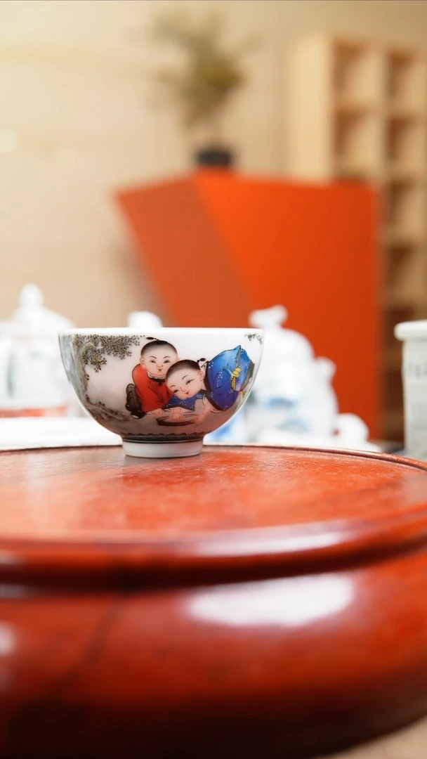 【闪购商品】其他釉下五彩童趣主人杯