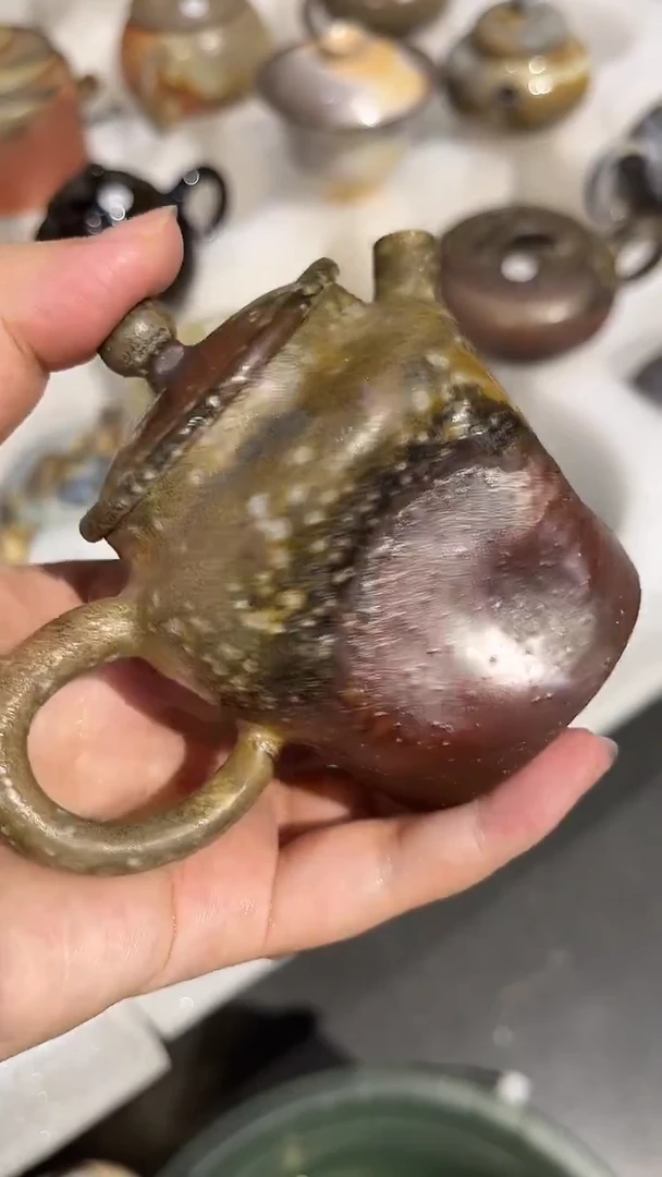 壶663号容量100-120ML金珍珠泥