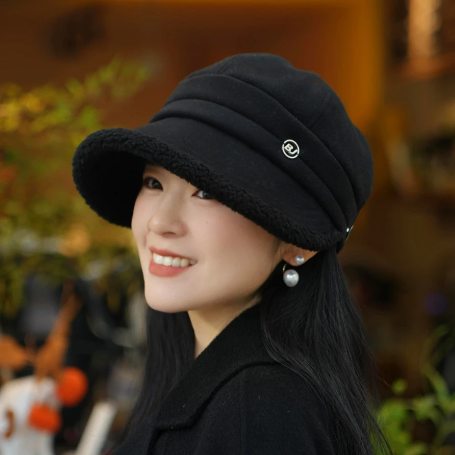 羊羔绒秋冬鸭舌帽时尚保暖简约加厚法式休闲百冬天搭渔夫帽
