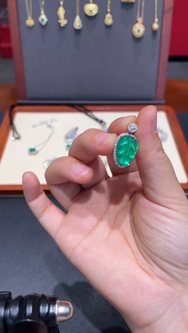 玛瑙/玉髓颈饰银S925镶嵌叶子吊坠