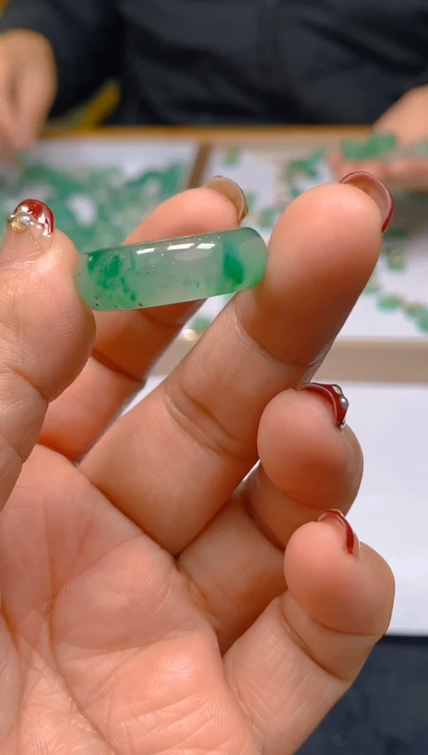 【闪购商品】石英质玉戒指未镶嵌冰美人非洲翠A货，冰种