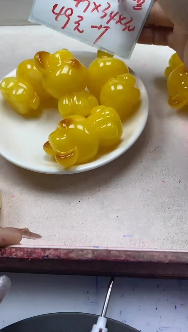 【闪购商品】蜜蜡颈饰未镶嵌w582蜜蜡二代红皮大熊*1个