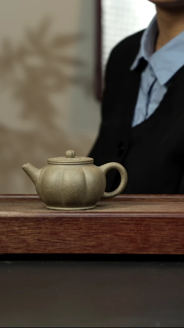 紫砂茶壶百年岩中泥 青色灯笼