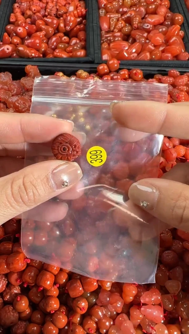 【闪购商品】南红玛瑙颈饰未镶嵌1