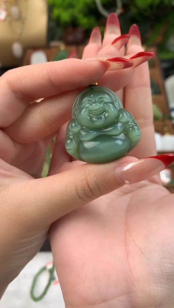 颈饰未镶嵌和田玉吊坠