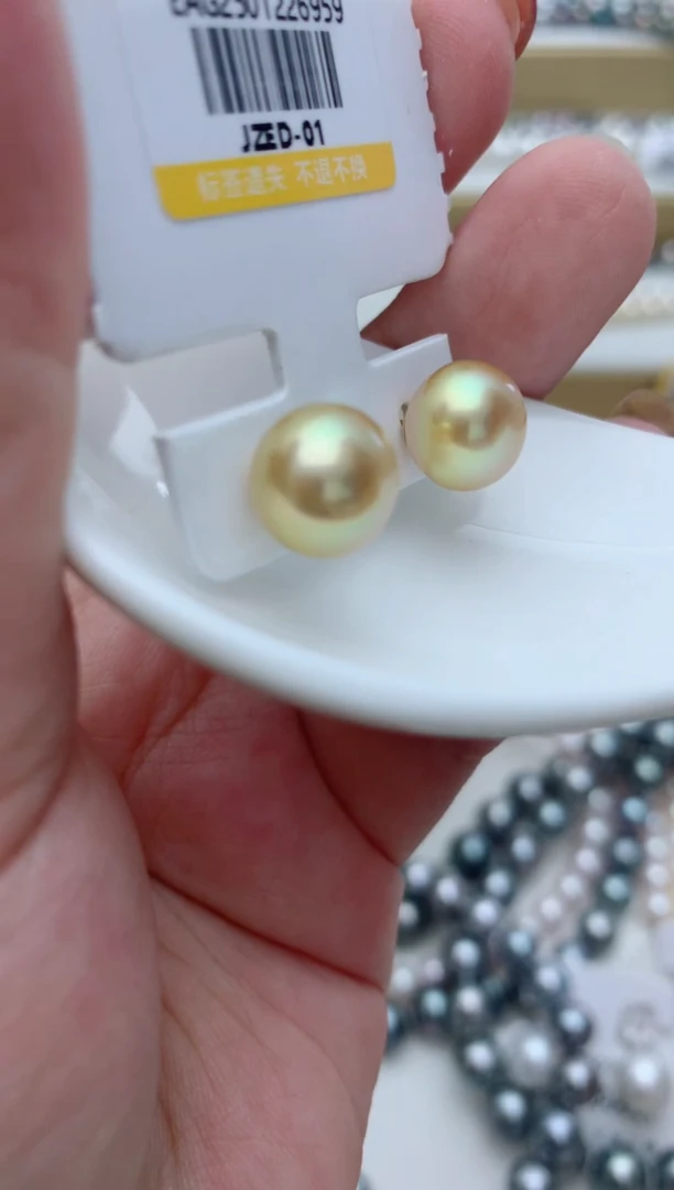 【闪购商品】海水珍珠耳饰18K金镶嵌q85