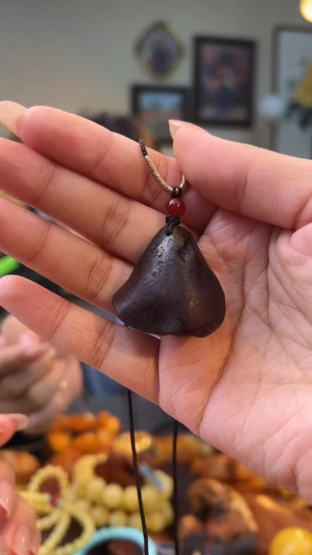 琥珀颈饰未镶嵌吊坠