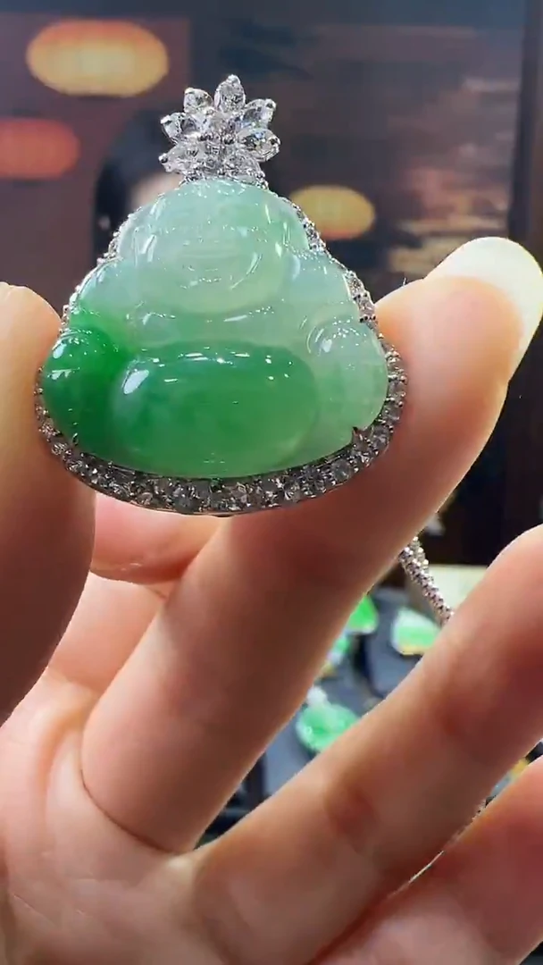 18K金镶嵌挂件翡翠佛公