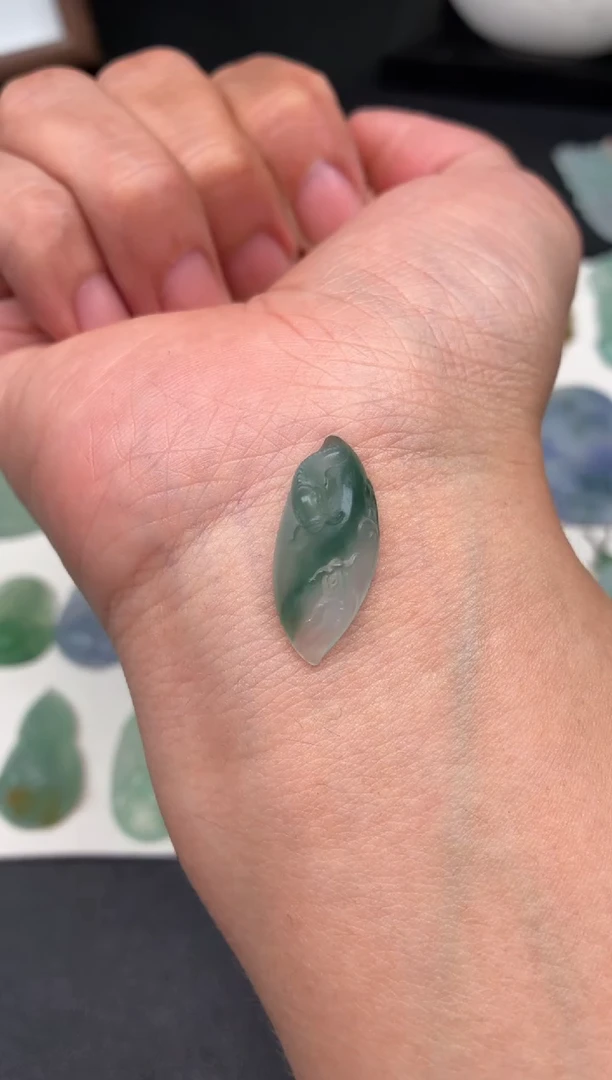 未镶嵌定制翡翠翡翠