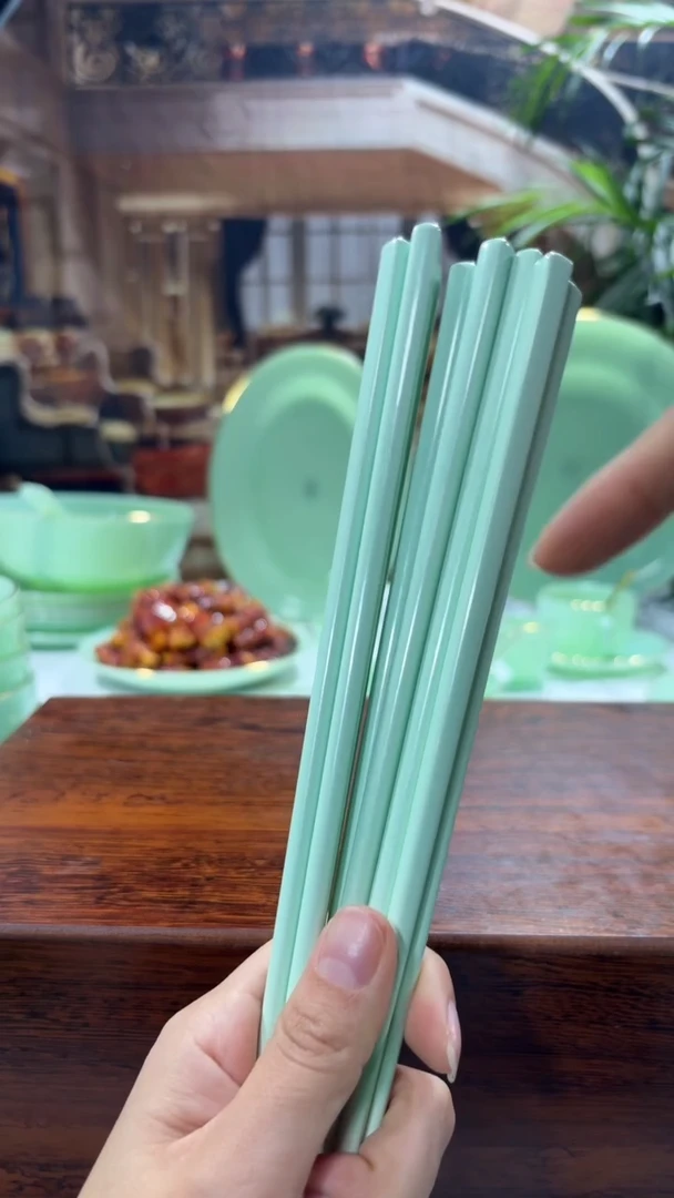 【闪购商品】....  玉瓷筷子10双福利价格