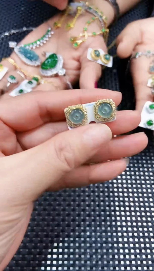 【闪购商品】翡翠耳饰未镶嵌111111111
