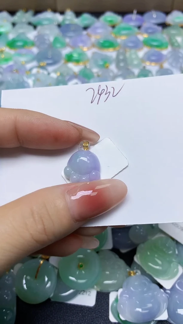 翡翠18K金镶嵌颈饰 天然缅甸翡翠A货