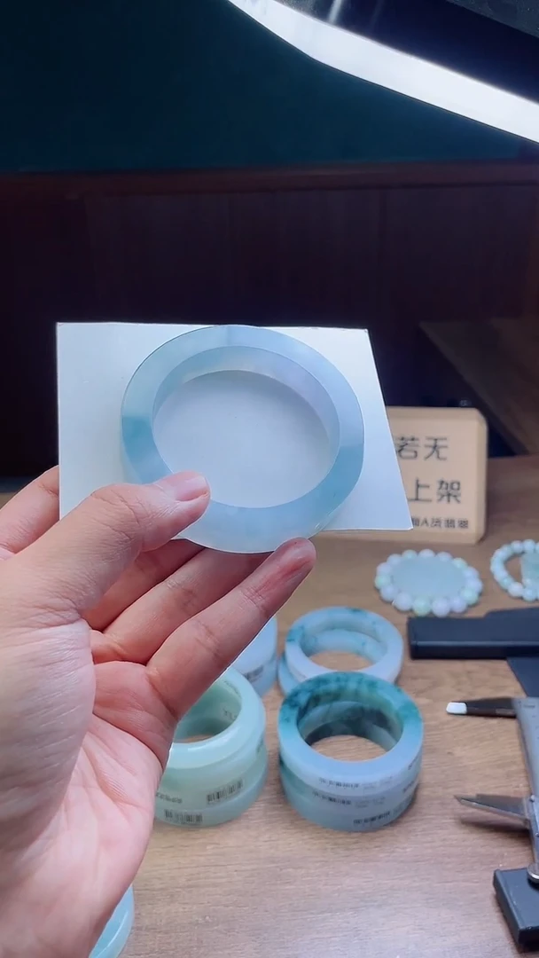 定制翡翠手镯未镶嵌定制