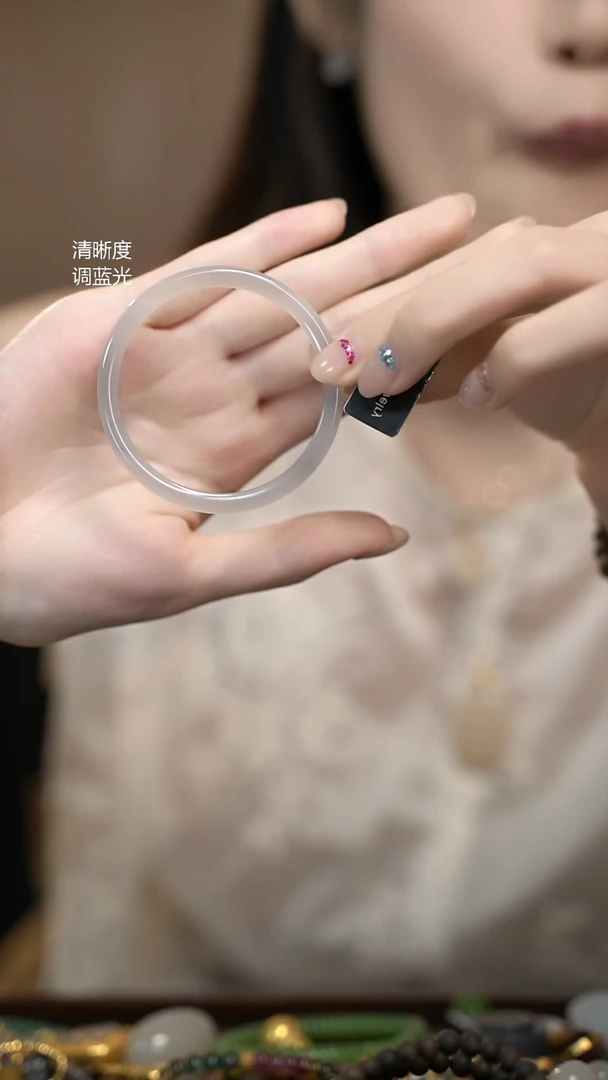 和田玉手镯未镶嵌如画51