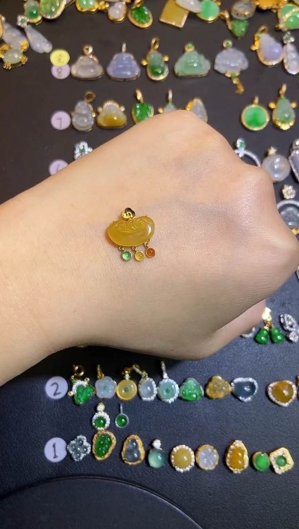 吊坠(不含链)18K金镶嵌翡翠M1