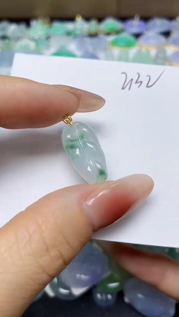 翡翠未镶嵌颈饰 天然缅甸翡翠A货