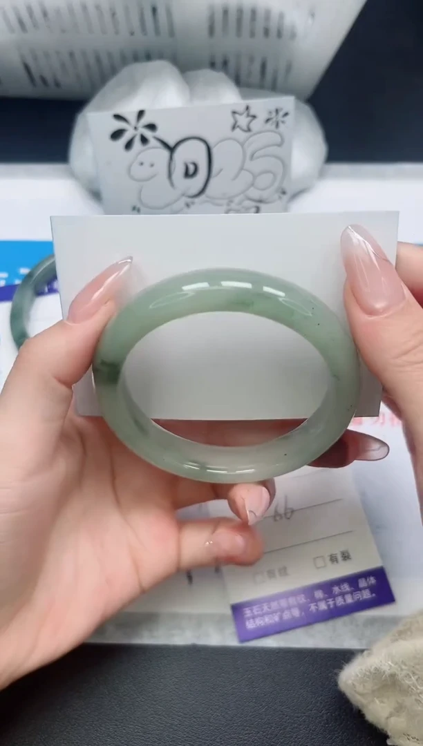 【闪购商品】石英质玉手镯未镶嵌321