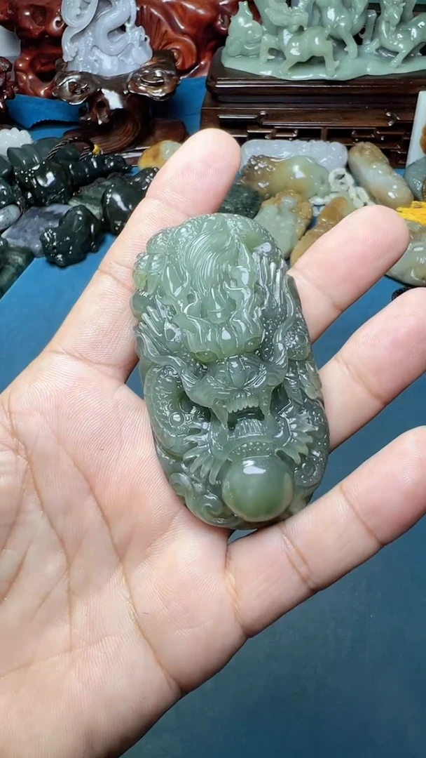 未镶嵌和田玉把件-